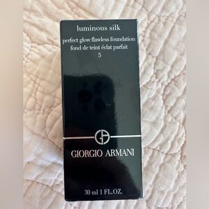 NIB Luminous Silk Original formula foundation 5 Armani rare new in box